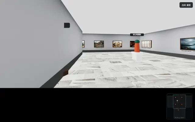 实际游玩画面 — 画廊的宽阔视野,可见多幅世界画作